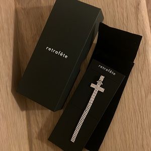 Retrofete alphabet earring, single “T”